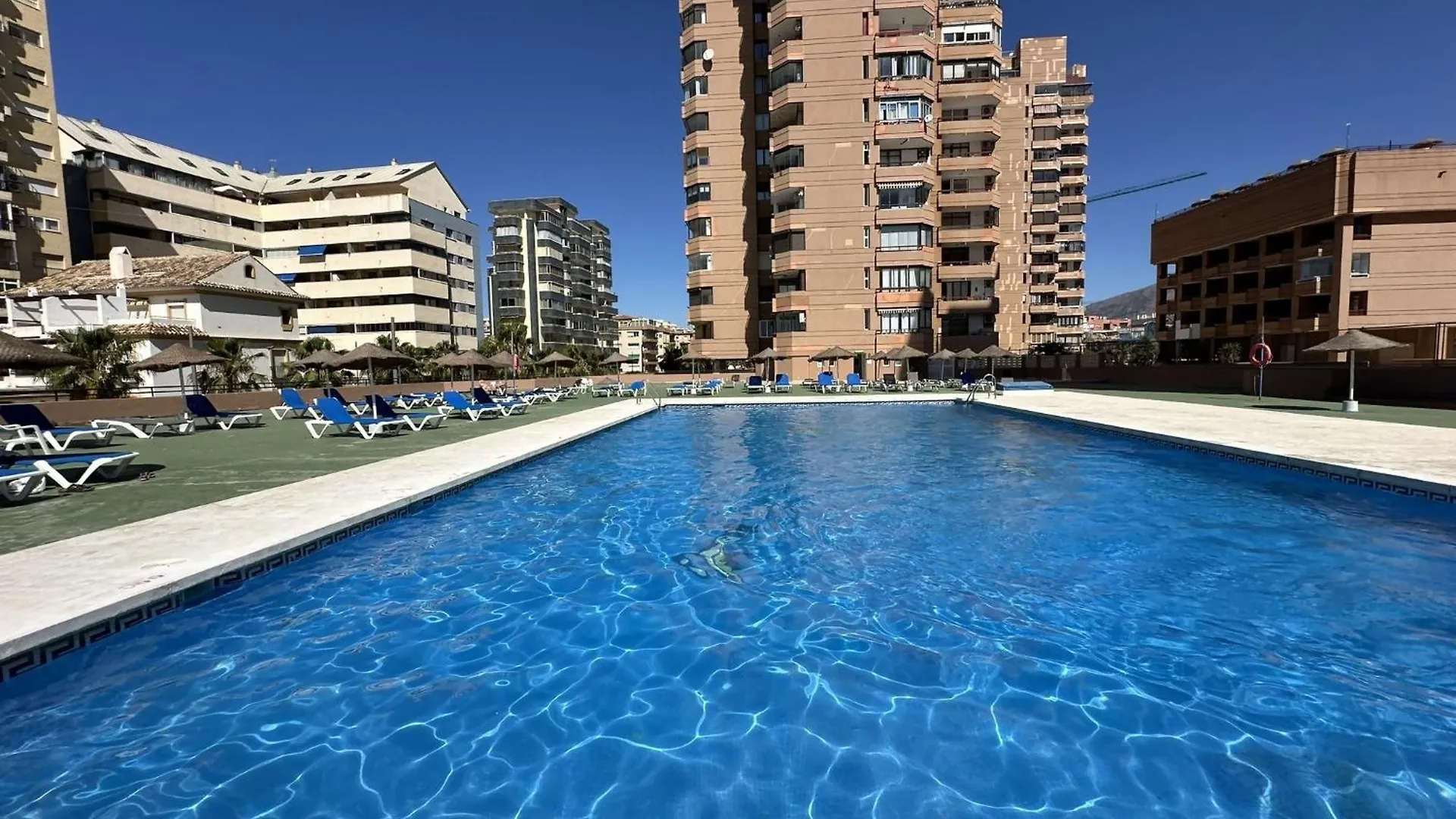 Appartamento Nuevo Ático con Piscina Privada y Vistas al Mar en Fuengirola Spagna